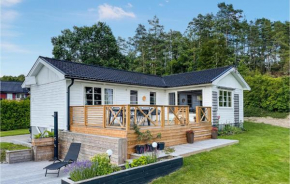 2 Bedroom Awesome Home In Brastad, Brastad